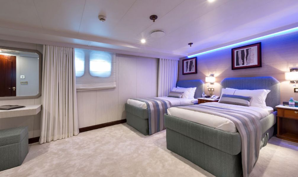 yacht bedroom, yachting greece, charter
