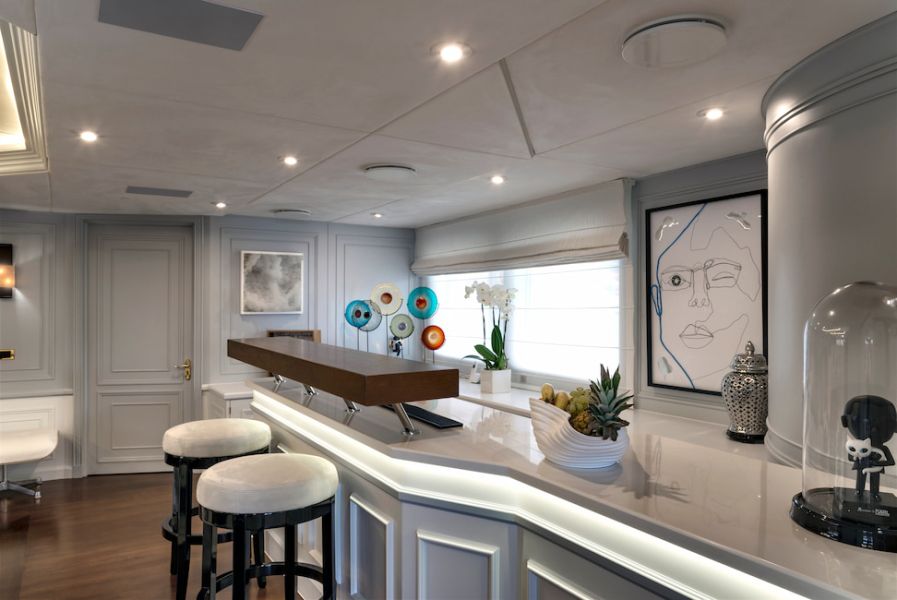 yacht bar, yachts for charter greece, yachting 
